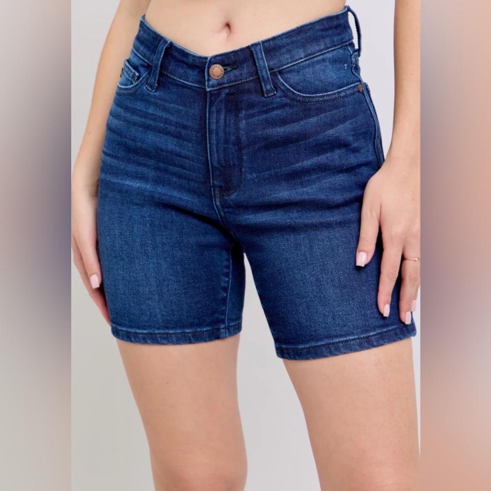 Judy Blue Dark Wash Blue Denim High Rise V-Front Bermuda Shorts - Large - NEW